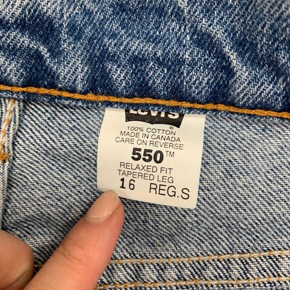 Vintage Levis Jeans Womens 16 Relaxed Tapered Leg 550 Red Tab Made Canada 90s - Picture 5 of 14